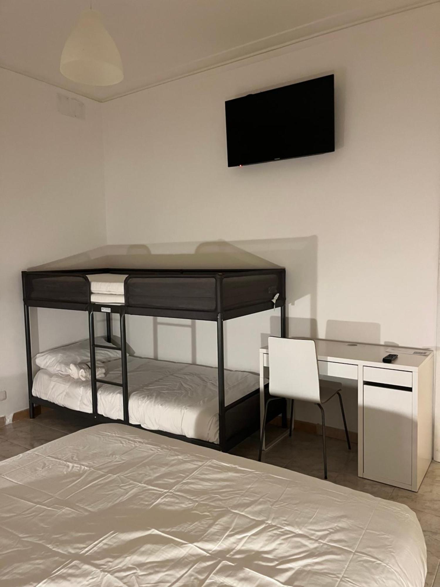 Scalo 71 Guest House Рим Екстериор снимка
